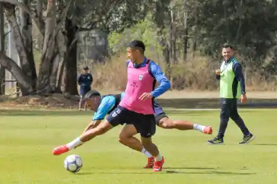 Gimnasia viaja a Mendoza con un dolor de cabeza en la defensa: la decisión que debe tomar Pellerano