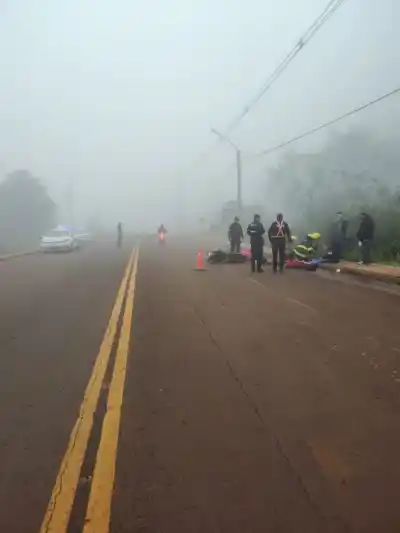 El Soberbio: la moto con dos personas a bordo terminó contra una adolescente que caminaba por la Ruta 13
