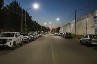 La calle que se oscurecía cada tarde en General Pico ya tiene otro final
