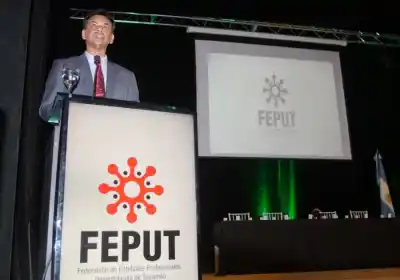 El título universitario ya no alcanza: el fenómeno que se expande entre los profesionales tucumanos