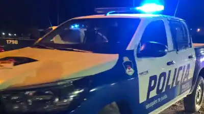 Discutieron en plena madrugada y uno terminó con un balazo en la pierna: quién disparó