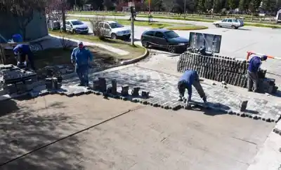 Esquel: arrancó el adoquinado en Fleming y hay un número que sorprende a los vecinos