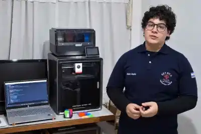 Un pibe de Ingeniero Luiggi se metió entre los 15 mejores del país en un desafío aeroespacial: qué se lleva el que gane