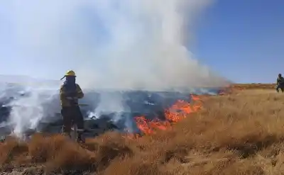 Dos focos de fuego arrasaron el cerro El Huancar: la drástica advertencia que llegó después