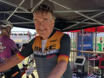 Un camión lo embistió mientras entrenaba: murió un histórico empresario y deportista de Pergamino