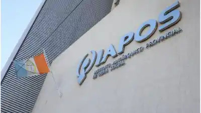 Denunciaron un desvío millonario del Iapos, pero la Provincia salió a desmentirlo con un dato que complica a la oposición
