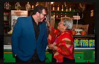 Dos voces del tango rosarino se cruzan en un escenario y nadie se imagina lo que viene después