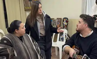 La Sole bajó del escenario en Toay y dejó un objeto que nadie esperaba