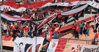 Quiere prohibir a los más chicos en las populares: el motivo que sorprendió a los clubes