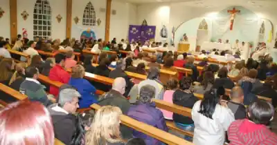 Sesenta años de bautismos, casamientos y despedidas en la parroquia de Río Gallegos
