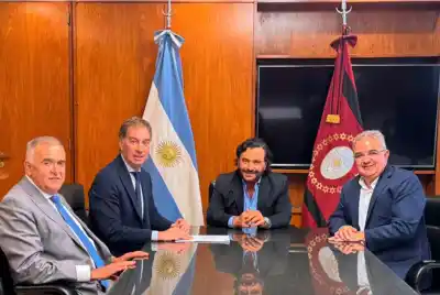 Sáenz y tres gobernadores entran a la Casa Rosada: qué pidieron antes de la firma del Presupuesto 2027