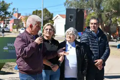 Poggi y Hissa inauguraron el pavimento en Altos del Sol: los vecinos ya no esquivaban más los pozos