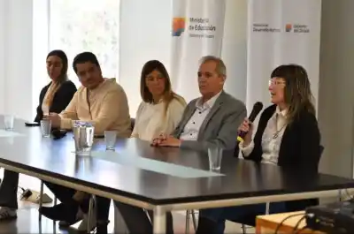 La merluza que salió del mar y terminó en lugares inesperados de Chubut