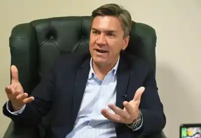 El gobernador que se planta frente a Milei y el gesto que no esperaban en Balcarce 50