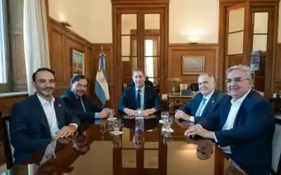 El "Colo" Santilli se encerró con cuatro gobernadores aliados: la cuenta que no le cierra en el Congreso