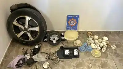 Vecinos atraparon a un sospechoso en Arroyo Leyes: lo que apareció después en la casa allanada abrió un nuevo expediente