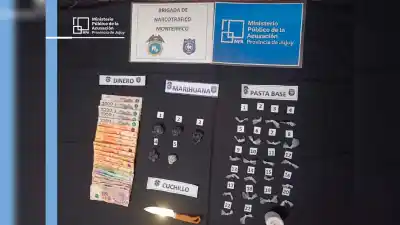 Lo atraparon en la calle con cocaína y un dato que complicó a la Justicia