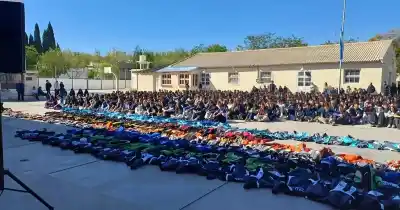 La muerte de un alumno que la escuela no quiso frenar: los estudiantes se sentaron en el patio y todo cambió