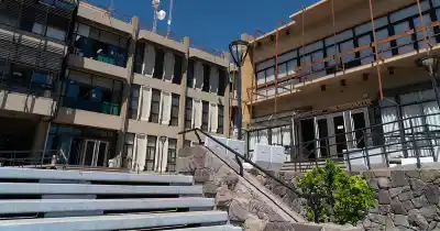 Cayó en un pozo sin señalizar en Rivadavia: la Justicia falló y el monto sorprendió a todos