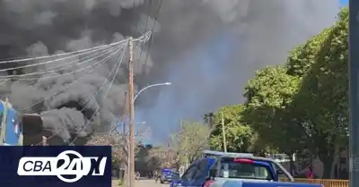 Se incendió un departamento en barrio Palmar y el fuego se llevó puesto algo más