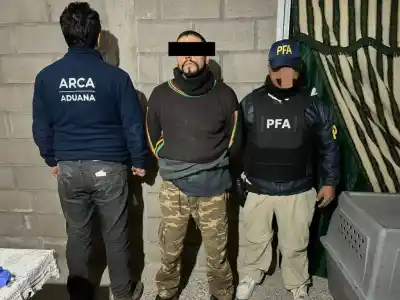 Encontraron una camioneta llegada de Bélgica en Zárate y algo en su interior no cerraba
