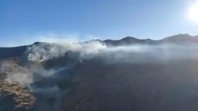 Incendio en el cerro El Muñoz: los brigadistas quedaron atrapados arriba y esto es lo que esperan