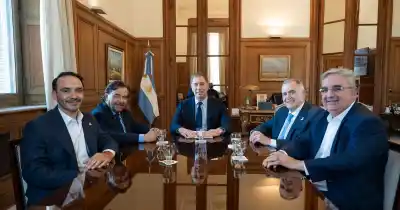 El gobernador que viajó a Buenos Aires y volvió con un mensaje que pocos esperaban escuchar