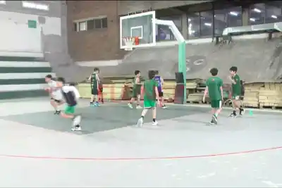 Ciclista ya tiene el parquet en casa: la cifra que falta para que los chicos estrenen el polideportivo