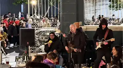 El himno del Milagro sonó bien fuerte: la versión que nadie esperaba en plena noche del peregrino