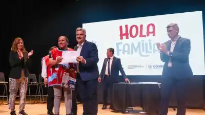 Córdoba sale a buscar a las familias casa por casa: cómo funciona el ejército de 200 mujeres que ya recorre los barrios
