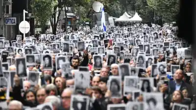 AMIA: el juez Rafecas sumó a un nuevo acusado al juicio en ausencia y hay un dato que lo complica