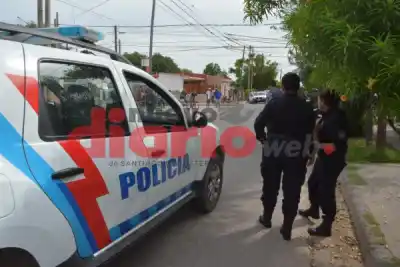 Un patrullero quedó dañado en La Banda: el ataque llegó desde la oscuridad