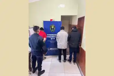 Entraron por la ventana, se llevaron las herramientas y ahora tres jóvenes quedaron detenidos