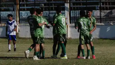 El "Salchicha" se despachó con un doblete y el "Sagrado" se llevó un partidazo de siete goles