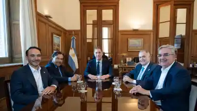 Cuatro gobernadores se sentaron con Santilli: lo que se habló puertas adentro de Casa Rosada