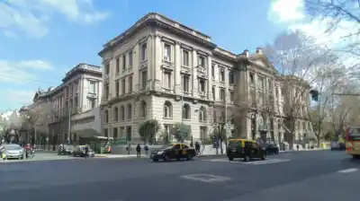 Le tiró ácido a su papá, agonizó un mes y ahora la Justicia quiere saber una cosa clave
