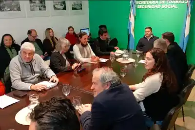 Docentes entrerrianos vuelven a sentarse con el Gobierno: el número que llevan bajo el brazo
