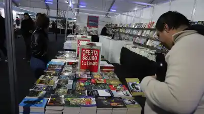 El jueves que la Feria del Libro de Neuquén guarda un nombre: quién sube al escenario a las 20