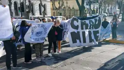 Los jubilados de Lomas volvieron a la carga: el número que exigen y el bono que piden