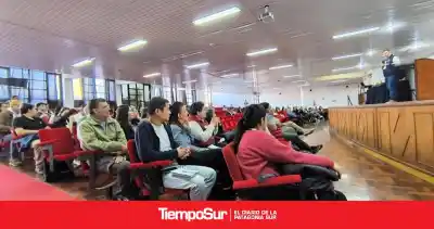 Santa Cruz lleva la huerta al lugar más extremo del planeta: el ingeniero que produce vegetales donde casi nada crece