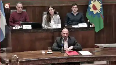 Lo esperaban en el Concejo por el tiroteo frente a la escuela, pero Ghi mandó a otro