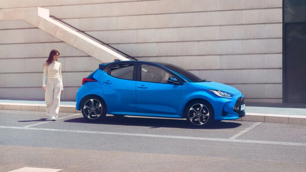 Toyota Yaris en carretera