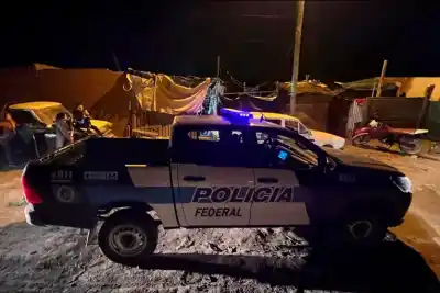 Entraron a allanar dos casas en Paraná y lo que encontraron adentro los delató