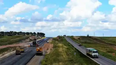 Le pidió a Milei que cambie el avión por el auto y maneje por la Ruta 3: "Va a comprobar el peligro mortal"