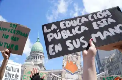 Misiones ya dejó de dar la cena en una facultad: el Presupuesto 2027 lo pone peor