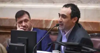 Mostró una boleta de gas en pleno Senado y dejó a todos en silencio