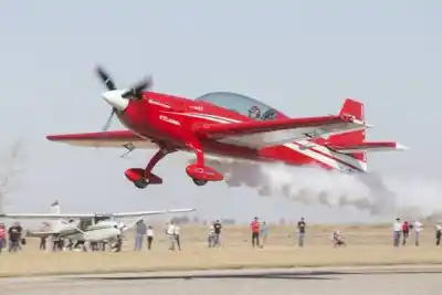 El Aero Club Bell Ville vuelve a abrir sus puertas: dos días a puro cielo y una moto en juego