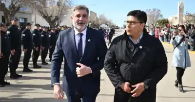 Vidal firmó en San Julián un acuerdo millonario: a qué destinará los $1.000 millones