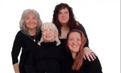 Tres mujeres, un mismo Carlos: la obra que desembarca en Madryn