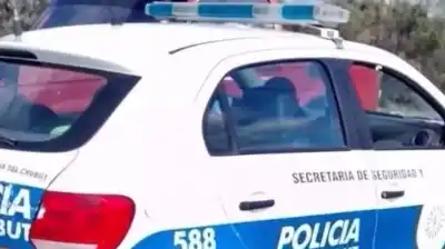 Disparos, persecución y armas tiradas en Trelew: lo que la policía encontró después los dejó sin excusas